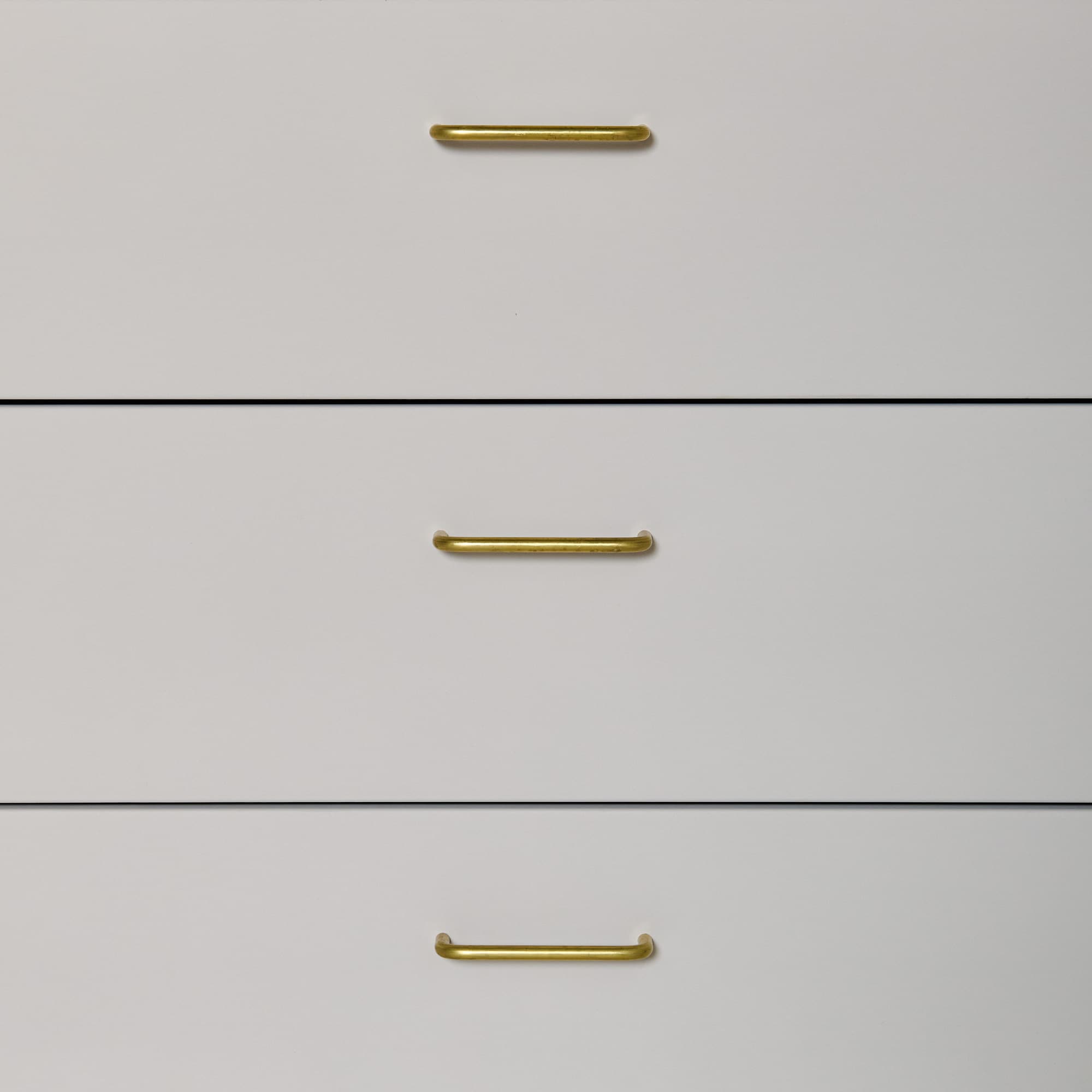 Massiv klesskap med skuffer H10/M2, 38 cm