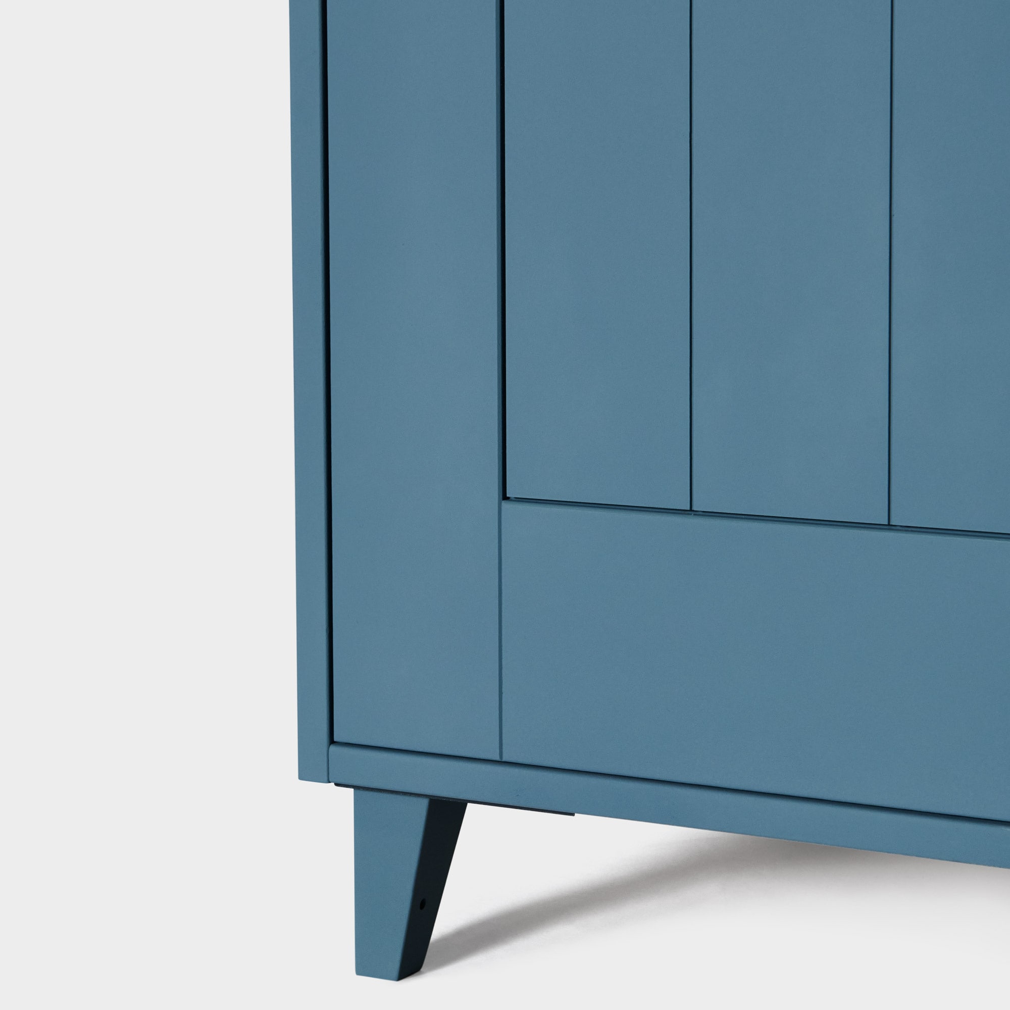 Massiv klesskap H10/M1, 58 cm